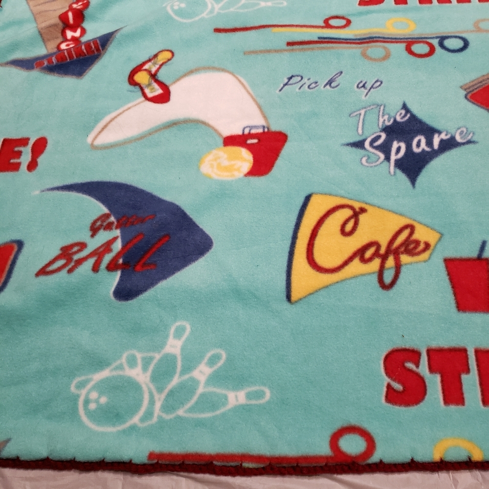 Bowling blanket - Picture 3 of 3
